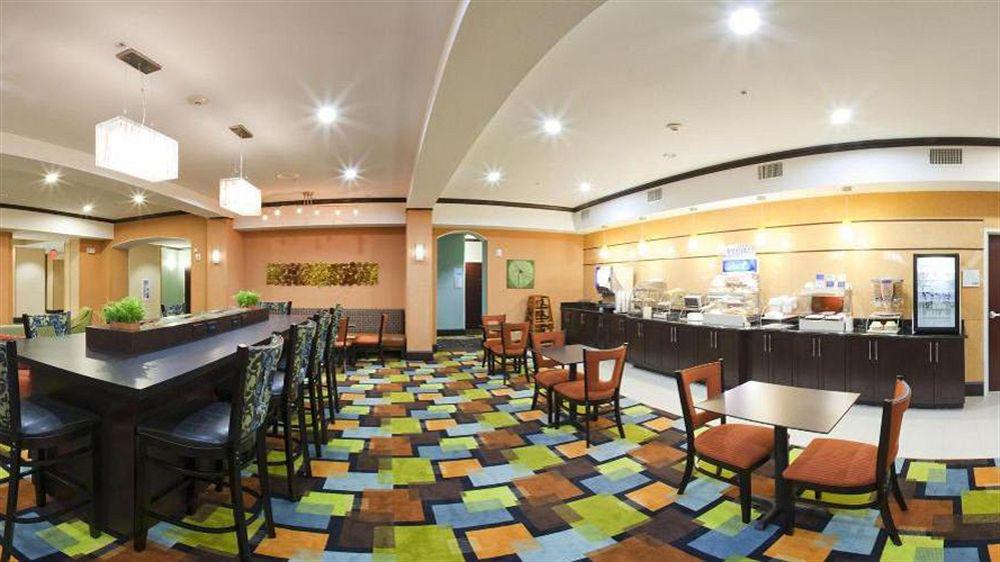 Holiday Inn Express Hotel & Suites Dallas West By Ihg Esterno foto