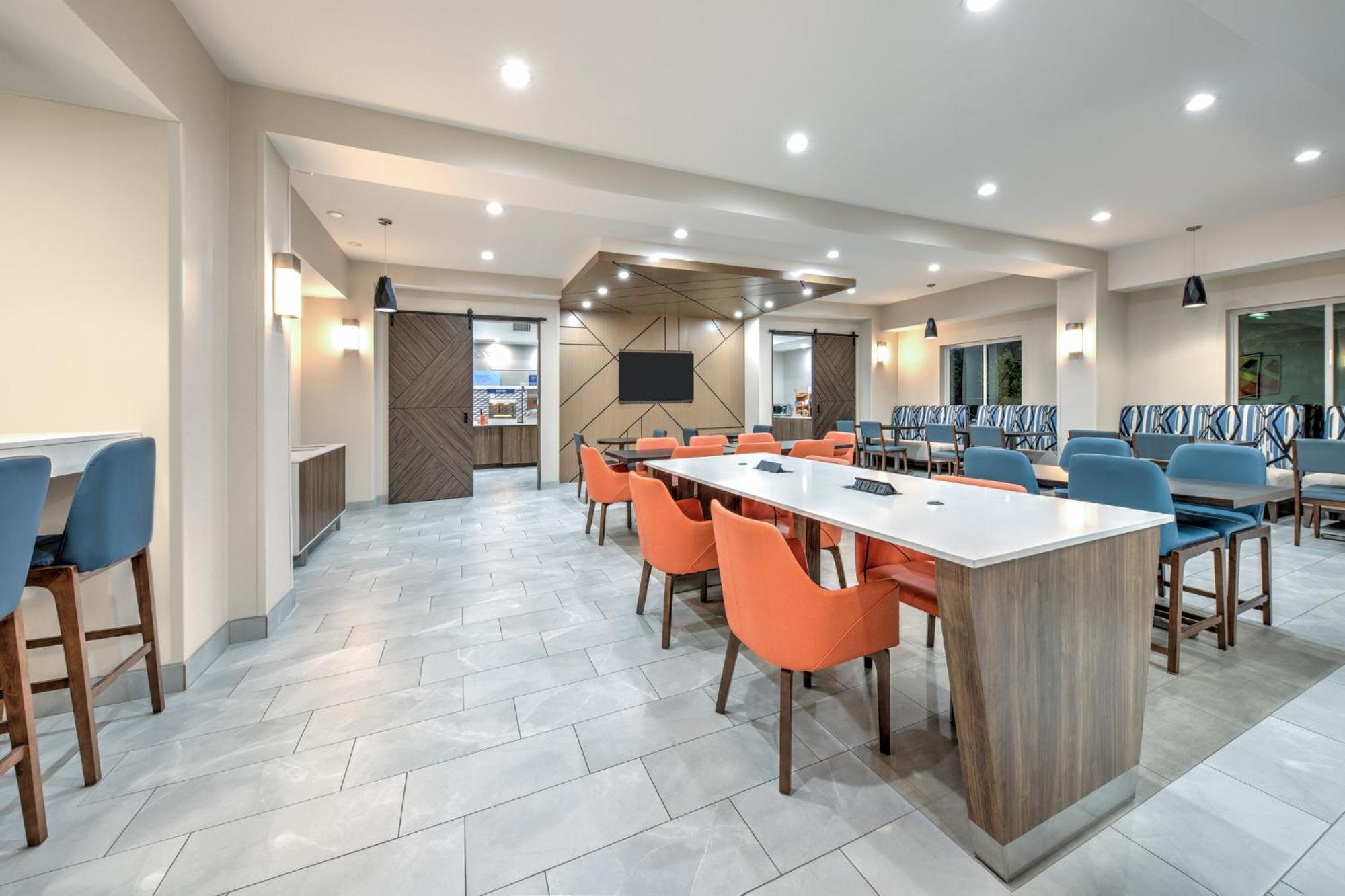 Holiday Inn Express Hotel & Suites Dallas West By Ihg Esterno foto