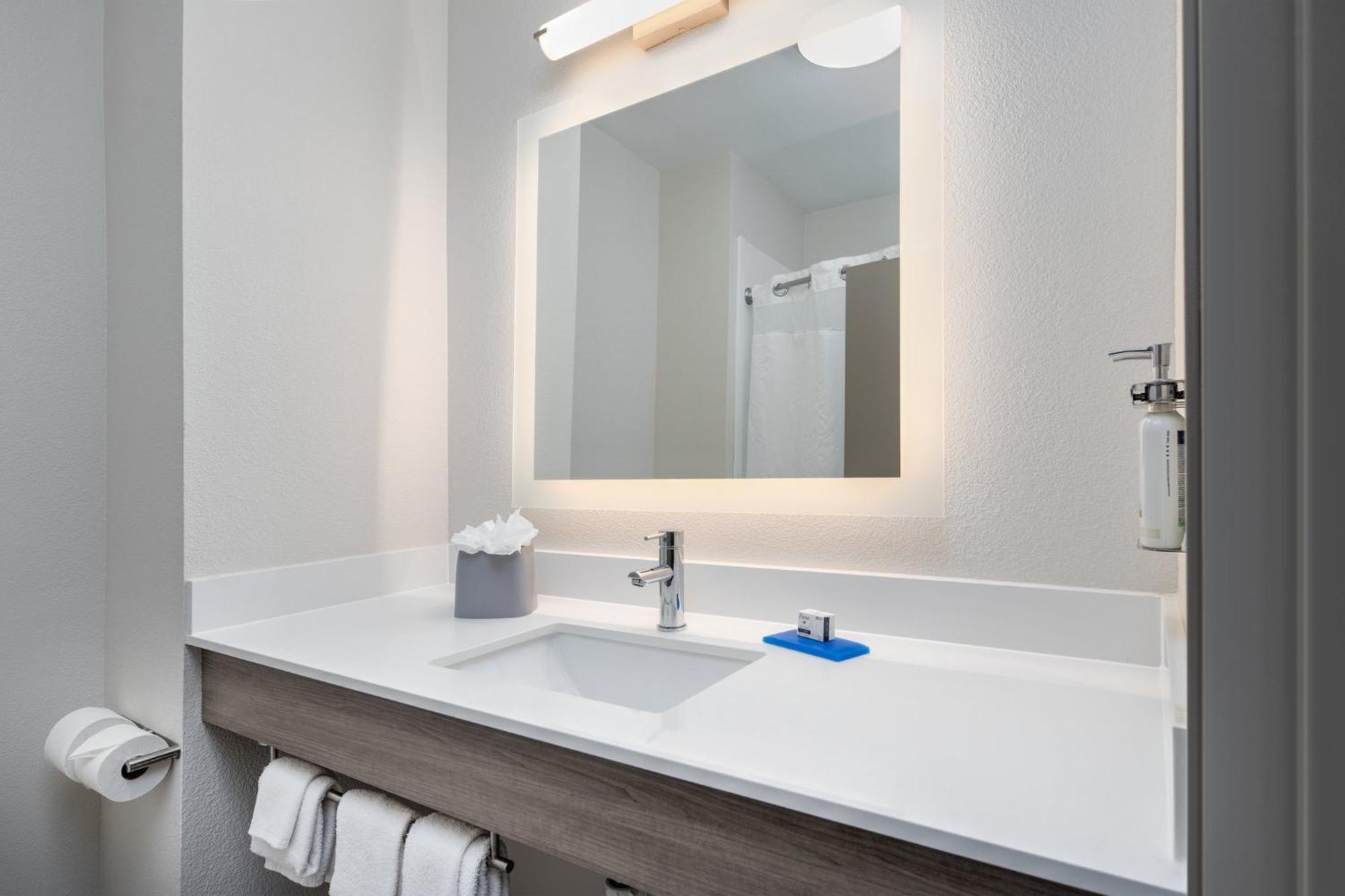 Holiday Inn Express Hotel & Suites Dallas West By Ihg Esterno foto