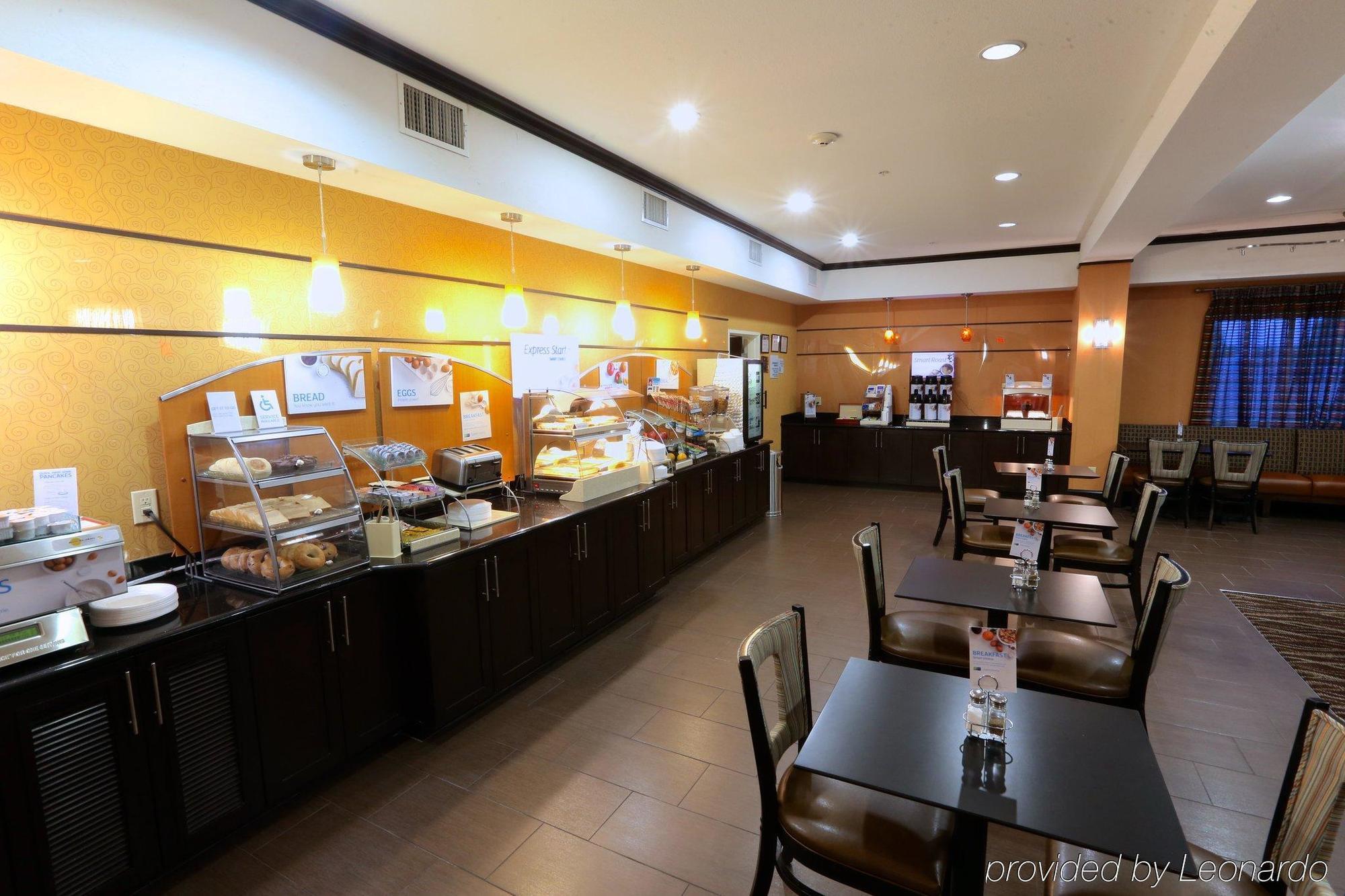 Holiday Inn Express Hotel & Suites Dallas West By Ihg Esterno foto