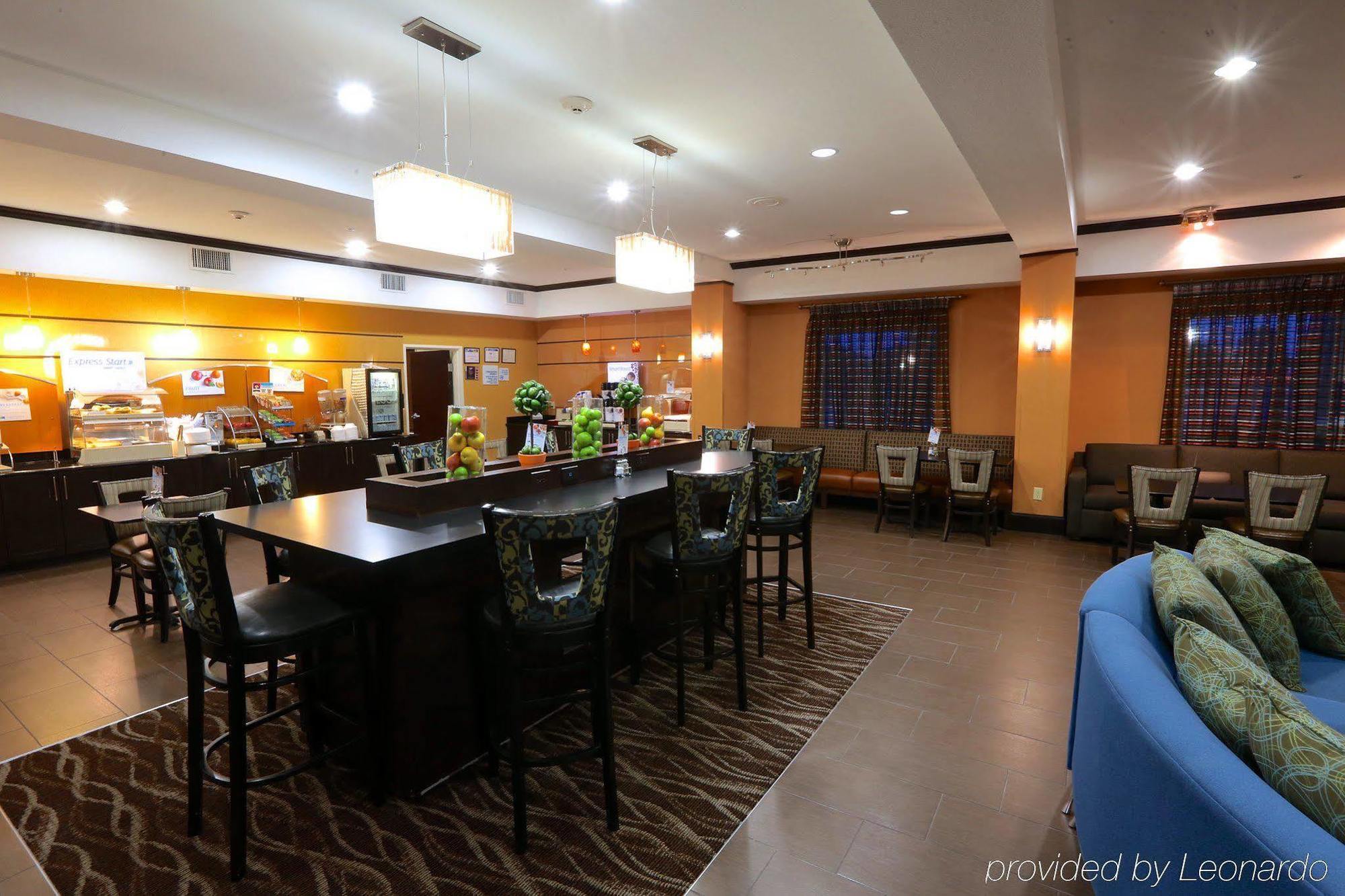 Holiday Inn Express Hotel & Suites Dallas West By Ihg Esterno foto